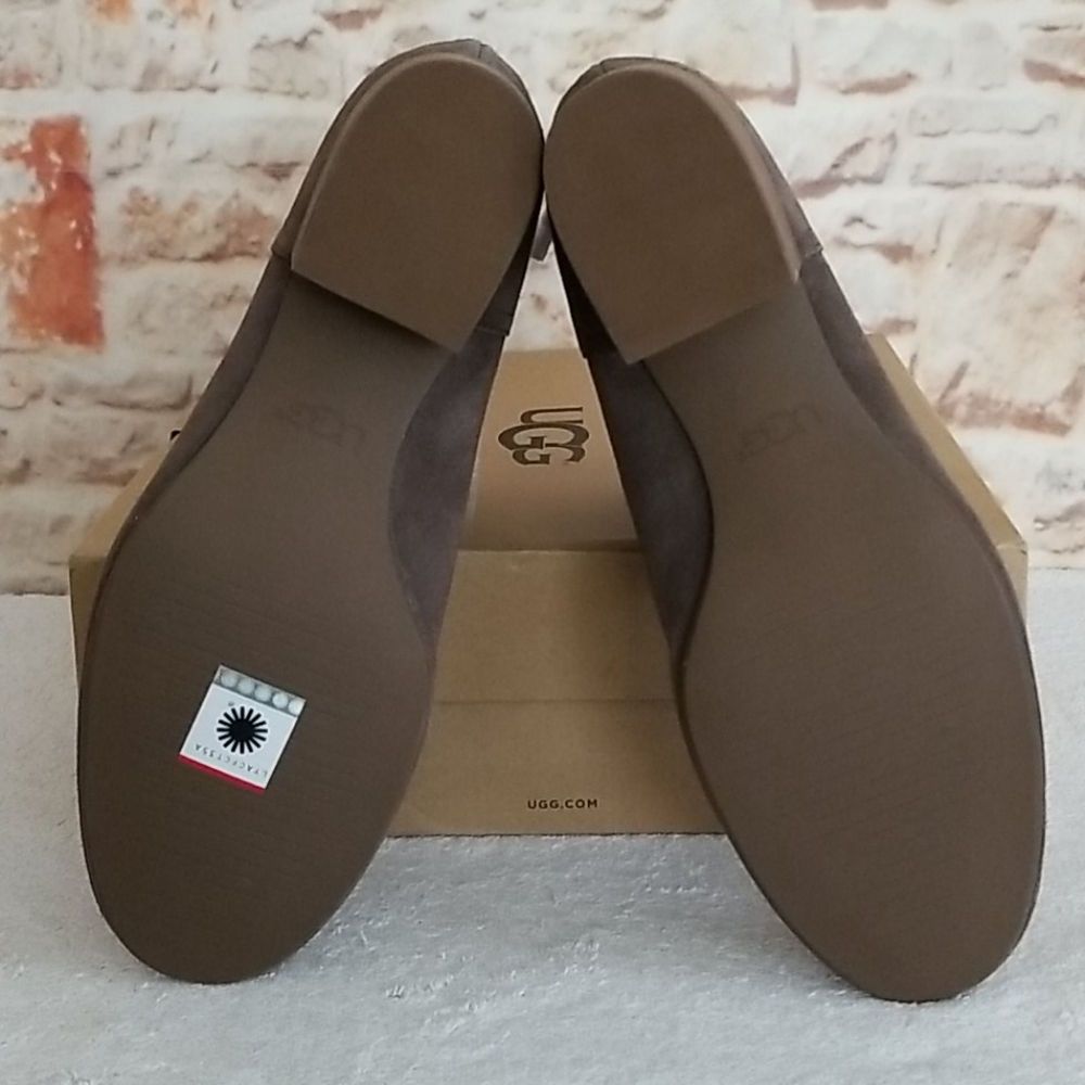New UGG Bandara Ankle Bootie - Picture 16 of 16